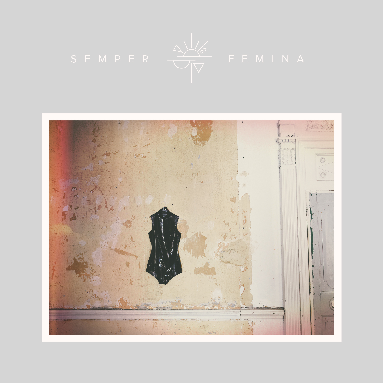 Bìa album "Semper Femina" của Laura Marling.