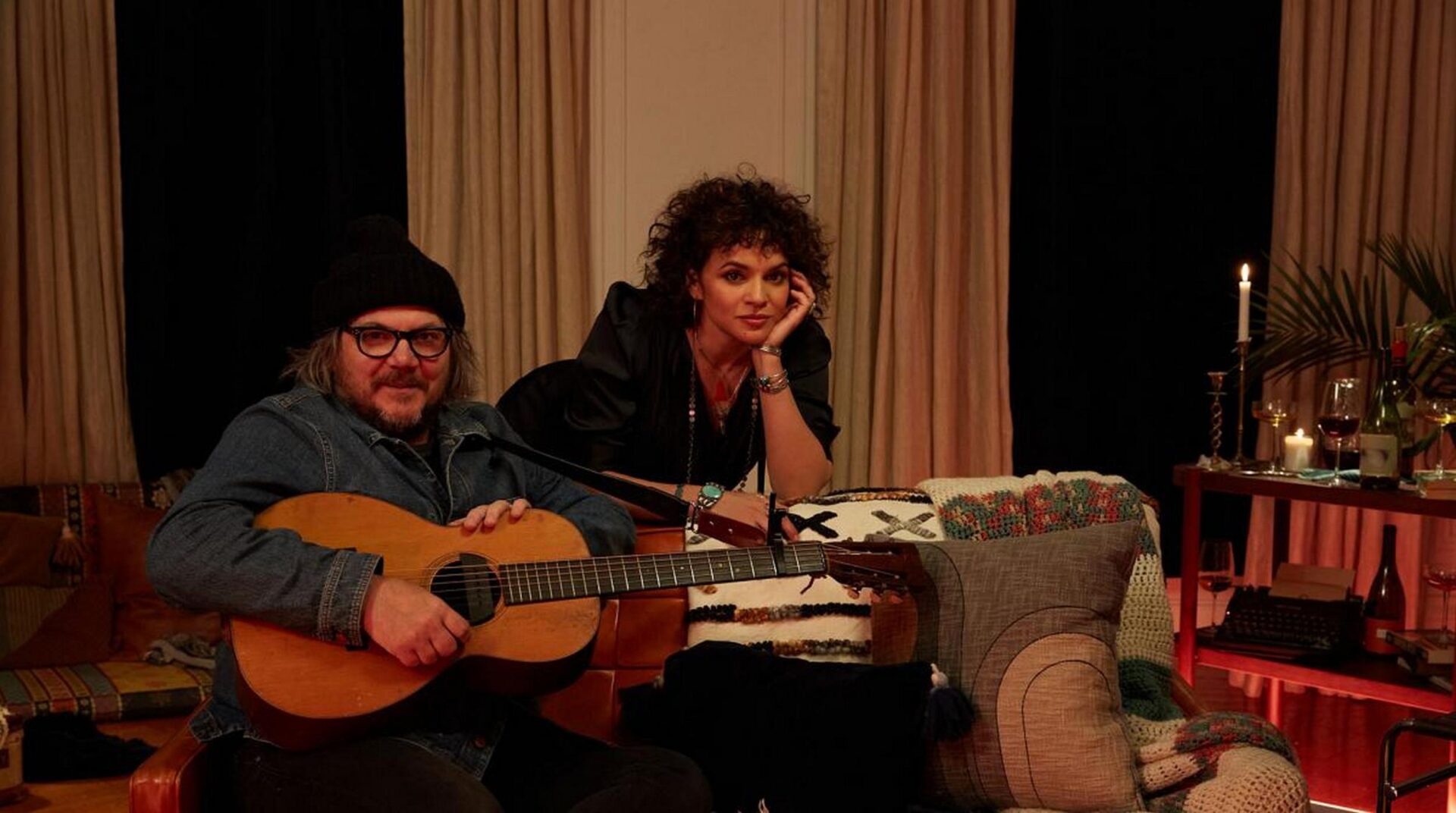 Jeff Tweedy là nhà sản xuất cho album Pick Me Up Off The Floor của Norah Jones.