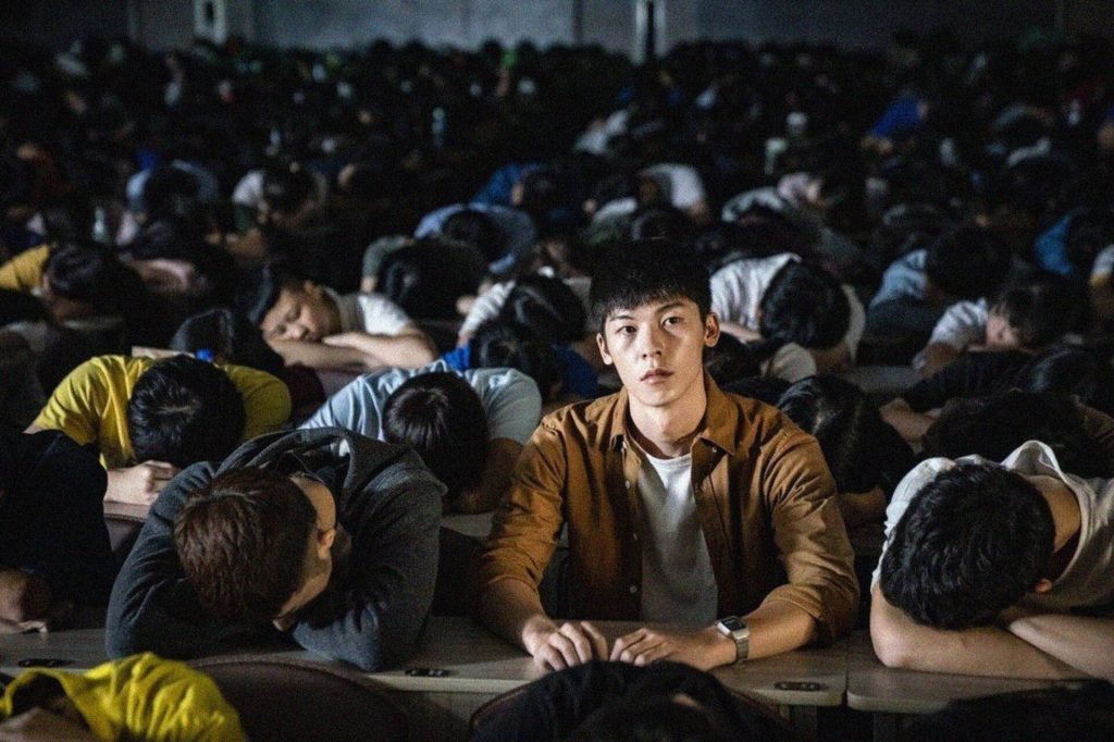 Phim Dương quang phổ chiếu (A Sun) đem đến nhiều hình ảnh tương phản giữa A Hòa và A Hào.