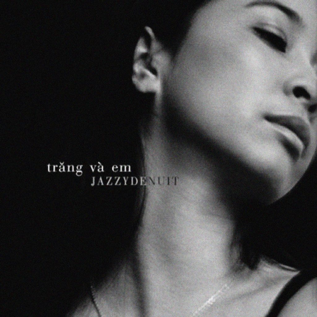 Jazzy Dạ Lam dịu dàng bước vào Nhạc Việt 2004 bằng album Trăng Và Em.