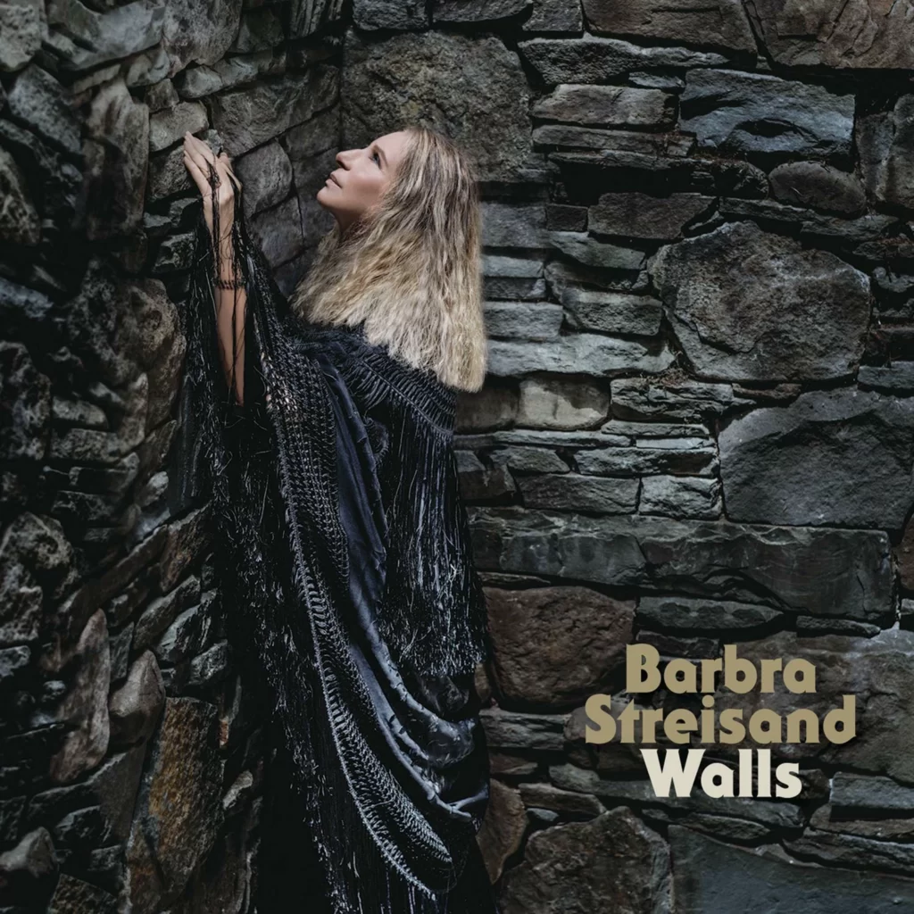 Bìa album "Walls" của diva Barbra Streisand.