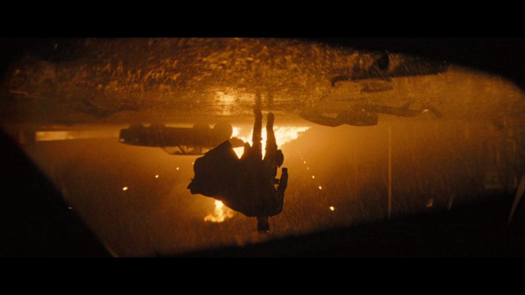 Phần lớn cảnh quay trong phim The Batman tăm tối, u ám đúng với phong cách phim siêu anh hùng của DC.