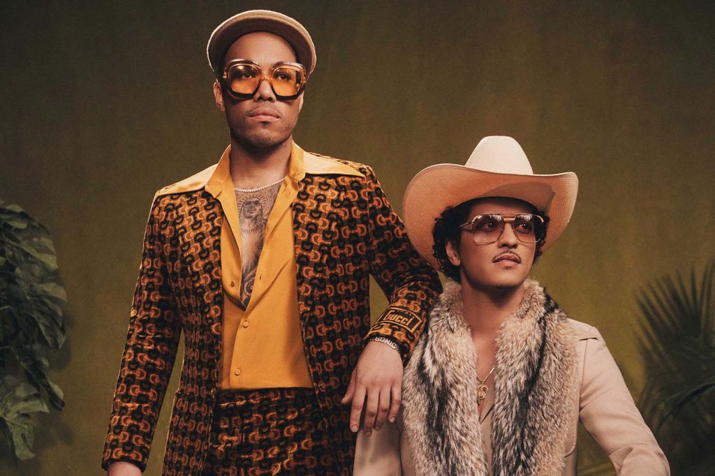 Lần cộng tác với Anderson .Paak mang về cho sự nghiệp Bruno Mars thêm bốn giải Grammy.