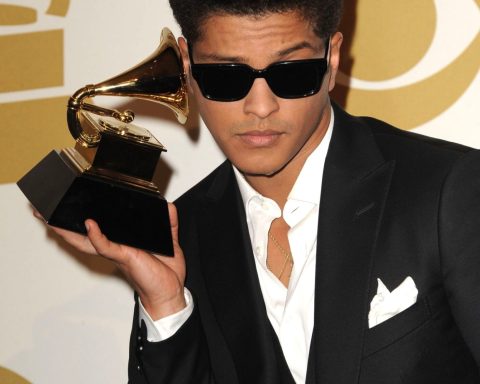 Bruno Mars – người khiến làng nhạc thế giới chao đảo