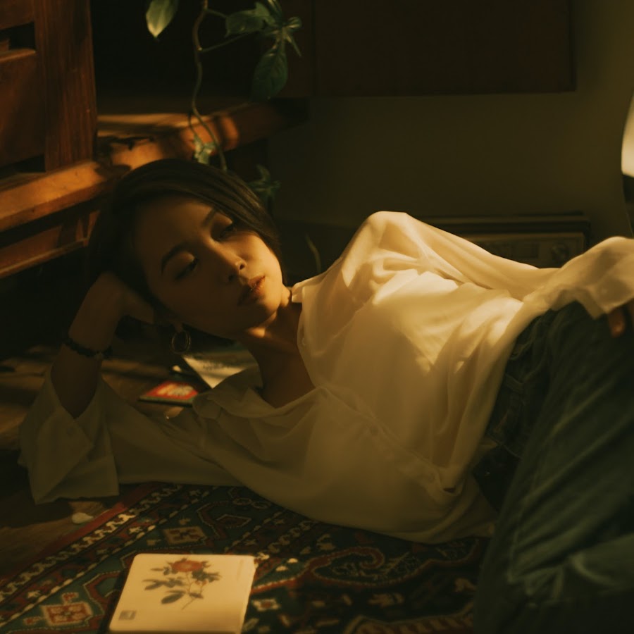 Sinh năm 1995, Trang vốn là một trong những nghệ sĩ indie được các bạn trẻ yêu thích.