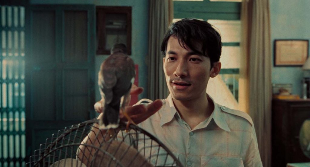 Họ nhanh chóng gặp nhau ngay từ đầu phim, nhưng xây dựng một mối quan hệ từ tốn, kín đáo.