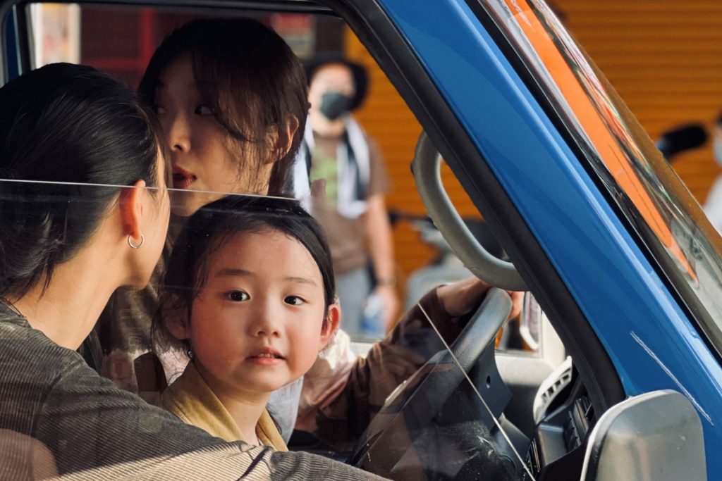 Review phim Left-Handed Girl