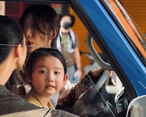 Review phim Left-Handed Girl