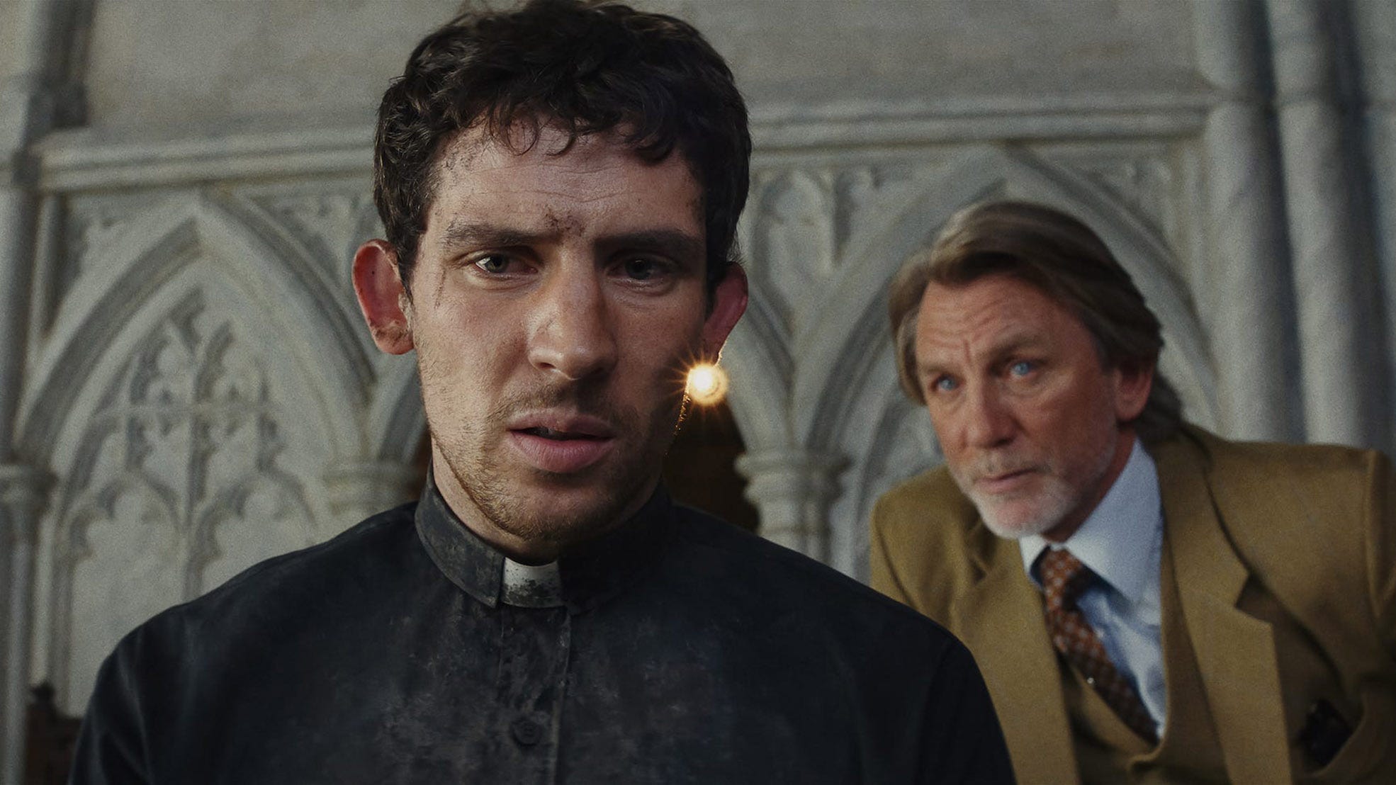 Review phim Wake up dead man (Kẻ đâm lén 3)